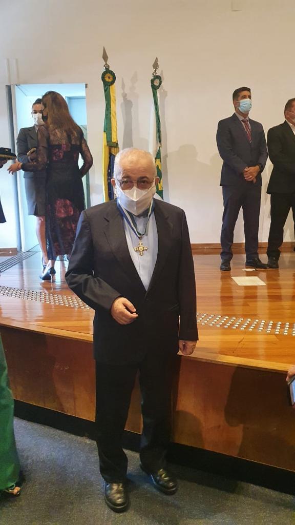 Read more about the article Diretor do CEAL/LP é homenageado  com medalha na Câmara Legislativa do Distrito Federal